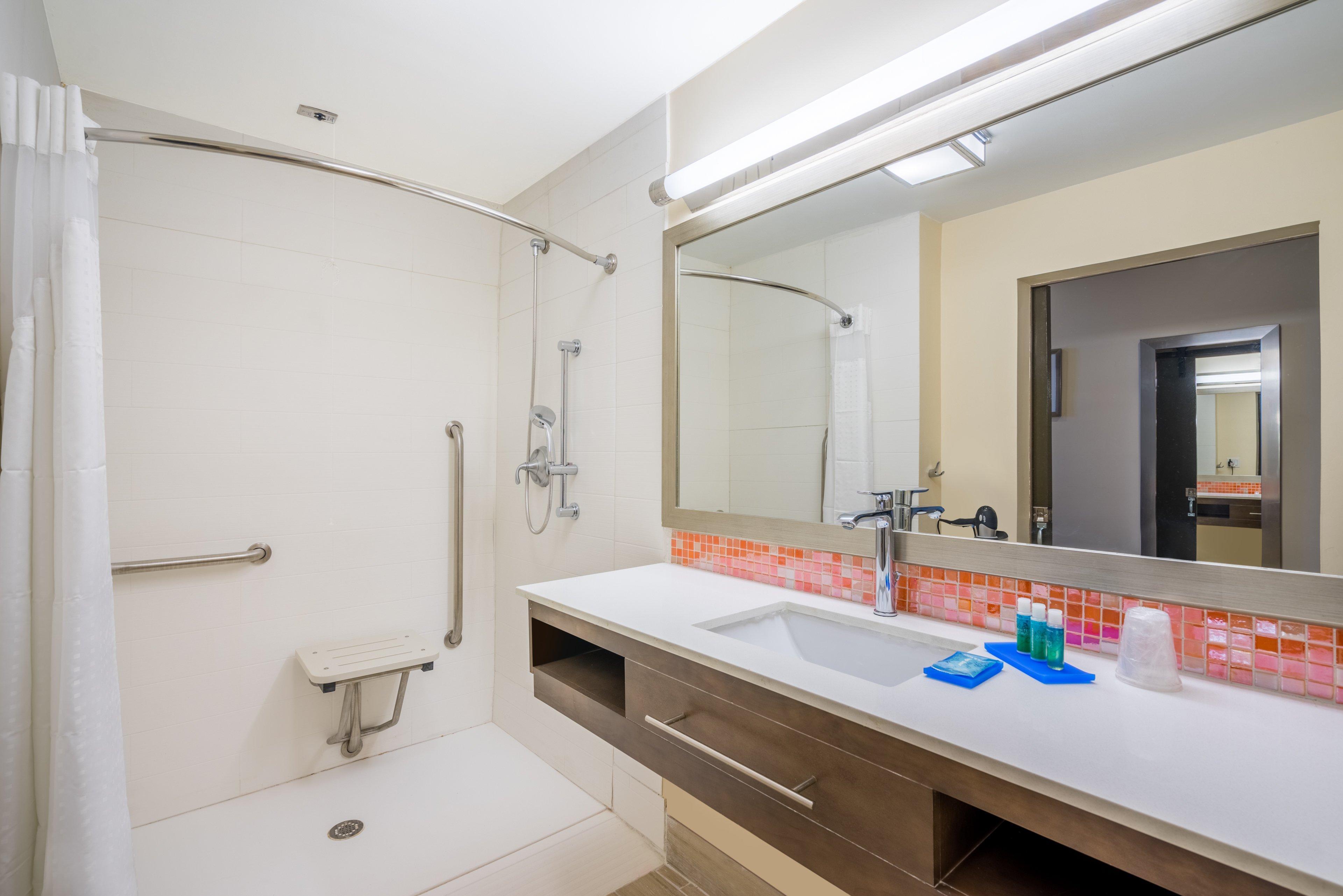 Holiday Inn Express & Suites Nassau By Ihg Екстериор снимка