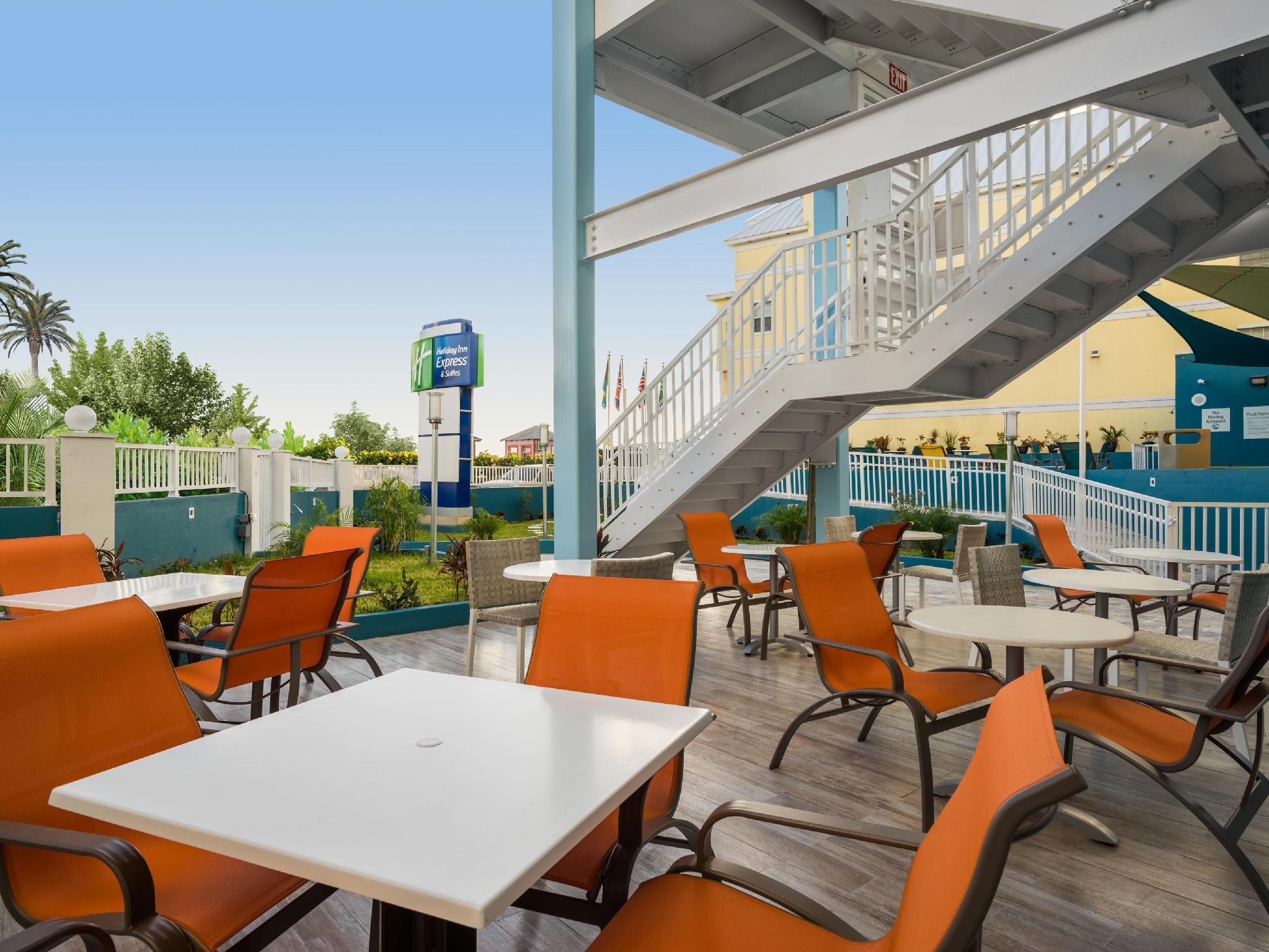 Holiday Inn Express & Suites Nassau By Ihg Екстериор снимка